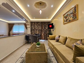 Smart TV - Les Arrènes · Spacious 2-Bedroom Apartment · Tangier Centre (Tanger)