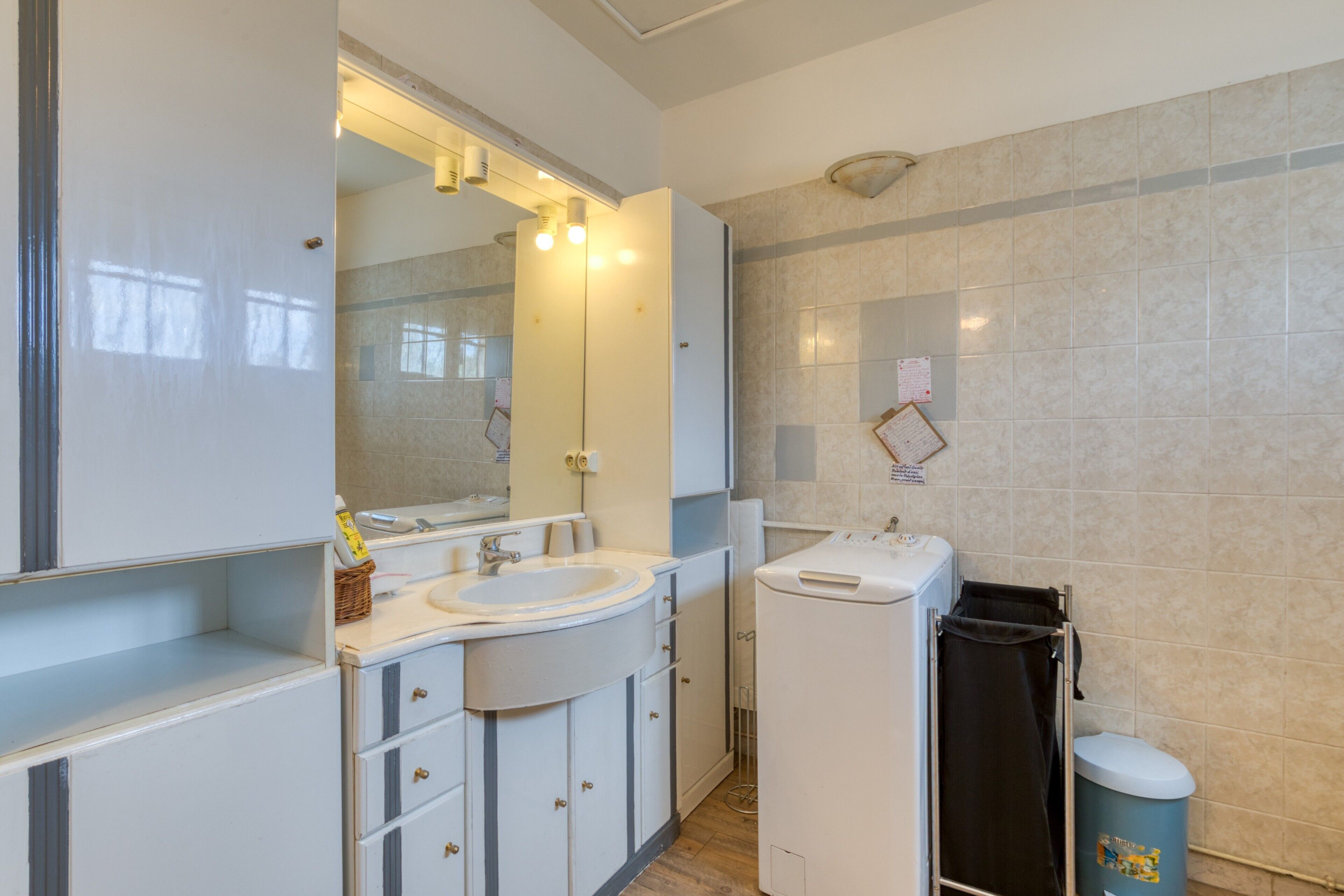 Shower, towels