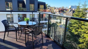Outdoor dining - Fantastic vacation apartment on the beach in Gdansk - on the top floor (Gdańsk)