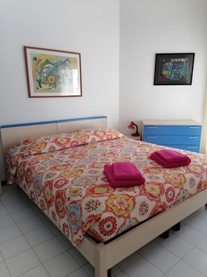 Room - Seafront Two-Room Apartment with Pool and Terrace – Lignano Sabbiadoro (Lignano Sabbiadoro)