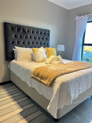 Apartment, 1 Bedroom, Patio | 1 bedroom - Amazing 1br, 2bath With River View in Waterfall (Johannesburg)