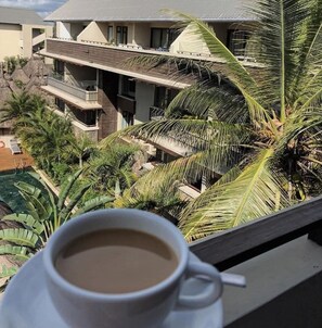 Property grounds - 2-bedroom luxury 5Star apartment in Grand Baie with AC , fitness room and Pool (Grand Baie)