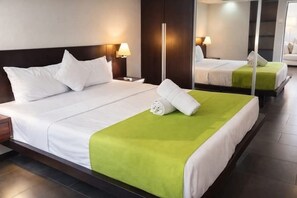 Iron/ironing board, WiFi - 2-bedroom luxury 5Star apartment in Grand Baie with AC , fitness room and Pool (Grand Baie)