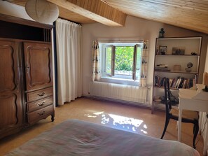 Iron/ironing board, bed sheets - Holiday Home “Gîte De La Source” with Private Terrace and Garden (Doizieux)