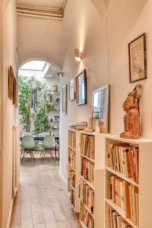 Interior - Les Jardins des Arceaux - First Concierge Service (Montpellier)
