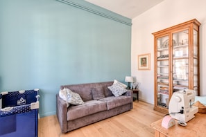 TV - Les Jardins des Arceaux - First Concierge Service (Montpellier)
