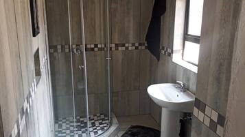 Shared Dormitory, Multiple Bedrooms, Accessible | Bathroom