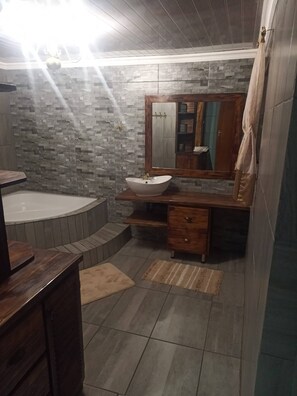 Shared Dormitory, Multiple Bedrooms, Accessible | Bathroom