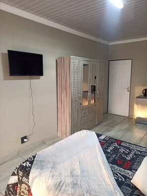 Shared Dormitory, Multiple Bedrooms, Accessible | 9 bedrooms - Room-namib Accommodation EPC (Metsimaholo)