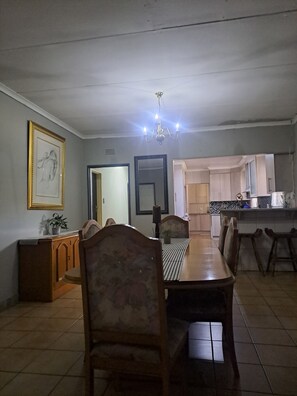 Dining room - Room-namib Accommodation EPC (Metsimaholo)