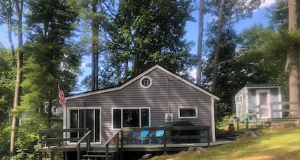 Enjoyable 2-bedroom cabin in charming Nobleboro perfect for relaxing stays.