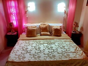 1 bedroom, iron/ironing board, WiFi, bed sheets - Holiday like yor're a Local- Cozy bedroom house in pleasant Montego Bay with AC (Montego Bay)