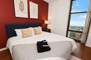 2 habitaciones, tabla de planchar con plancha y cuna de viaje 