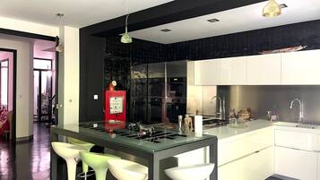 Fridge, microwave, oven, stovetop