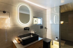 Bathroom - Saraaya Glamps  (Drini Khas)