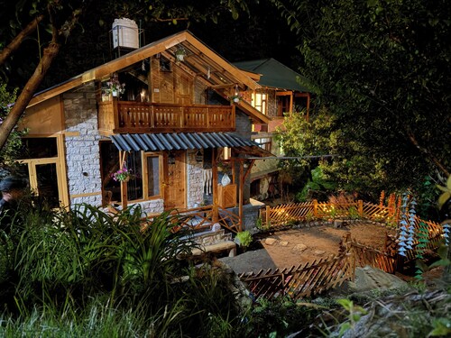 Cozy, Aesthetic Nature Retreat: Feel Your Soul in the Village Soil