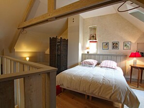 Free WiFi - Eco-friendly cottage with parking and retro charm in Normandy (Bretteville-sur-Ay)