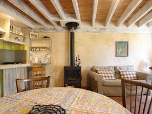 Living area - Eco-friendly cottage with parking and retro charm in Normandy (Bretteville-sur-Ay)