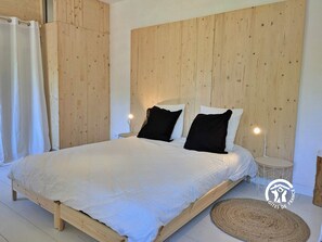 1 bedroom, free WiFi, bed sheets - Peaceful lodging with river view - 4 guests (Fromentières)