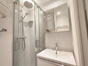 Bathroom - Studio with AC, pool view - 2 guests (Cap d'Agde)