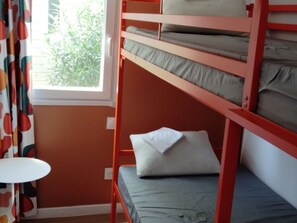 3 quartos, Wi-Fi de cortesia, roupa de cama