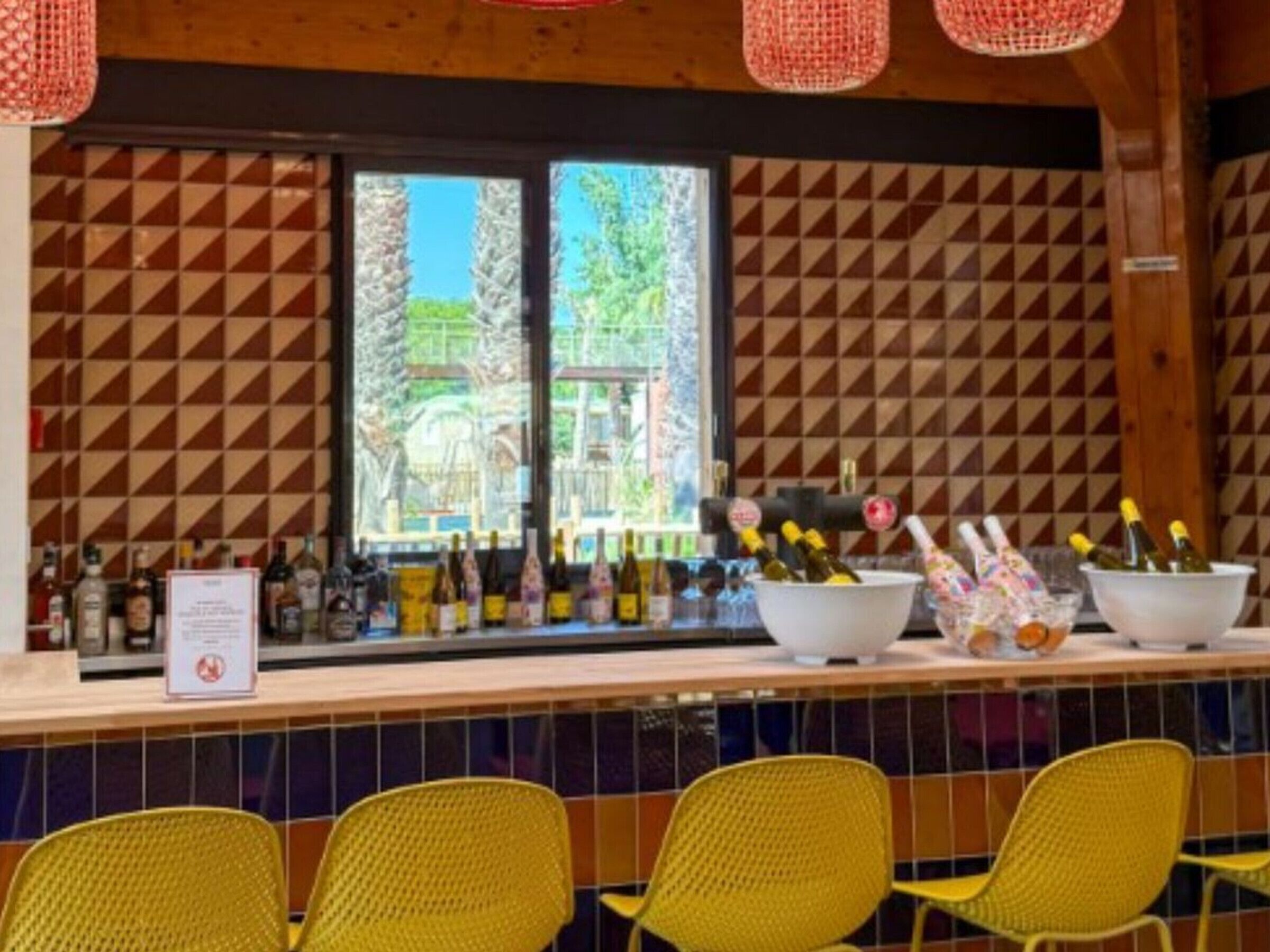 Bar (en la propiedad)