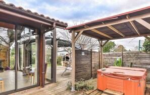 Outdoor dining - Charming wooden house near lake - 9 guests (Biscarrosse)