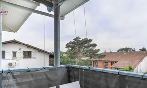 Outdoor dining - Charming T3 apartment in the heart of Biscarrosse (Biscarrosse)