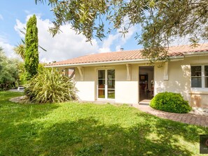 Exterior - One-story villa with pool - 8 guests (Biscarrosse)