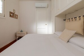 2 bedrooms, iron/ironing board, free WiFi, bed sheets - Casa Matilde con Patio by Wonderful Italy (Olbia)