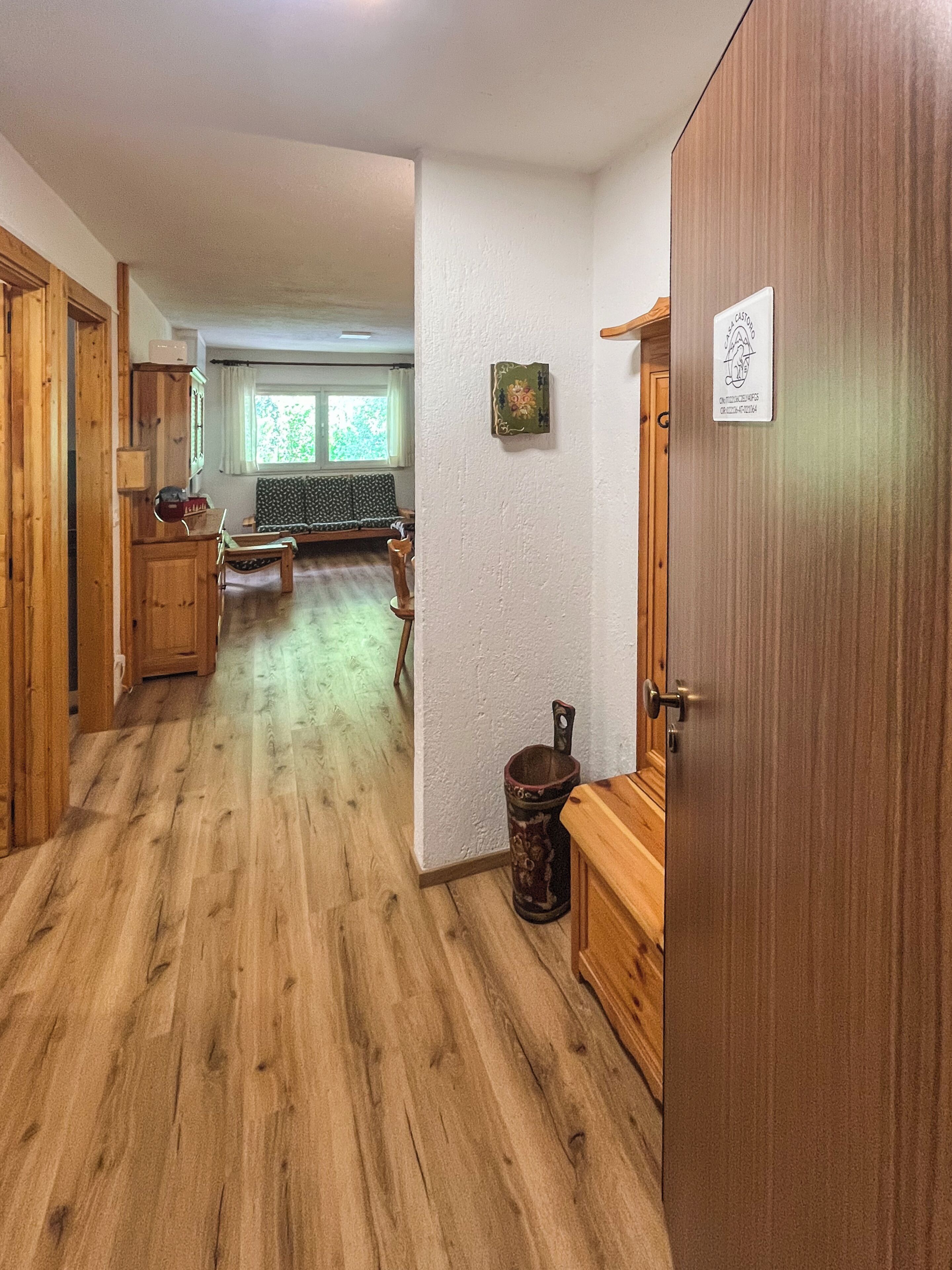 Apartamento, sacada, vista para a montanha | Área de estar
