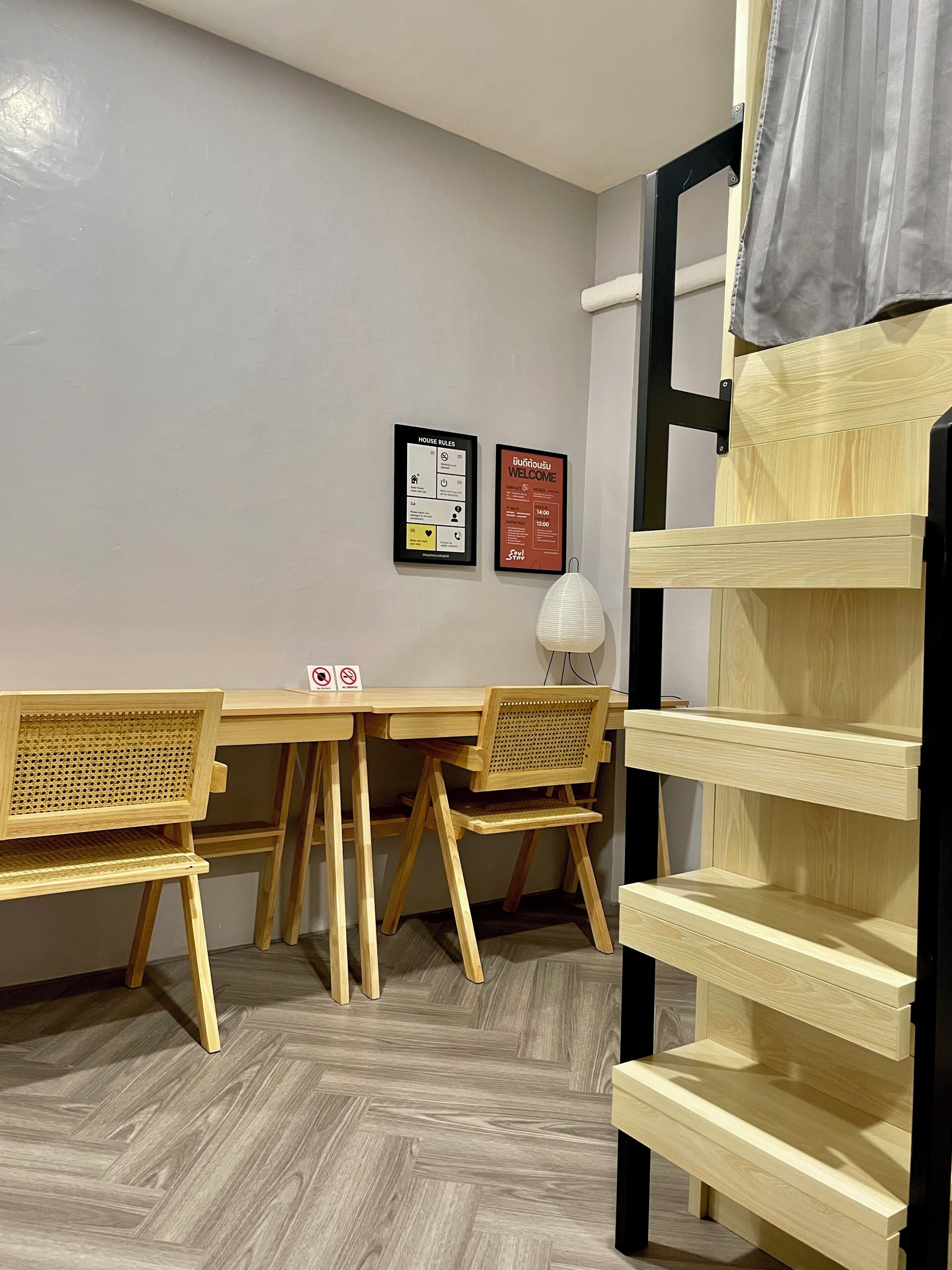 Desk, laptop workspace, free WiFi