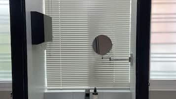 Shared Dormitory, Women only, Non Smoking, Shared Bathroom | Bathroom