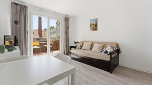 TV - Charming apartment for 4 people with a balcony (Grasse)