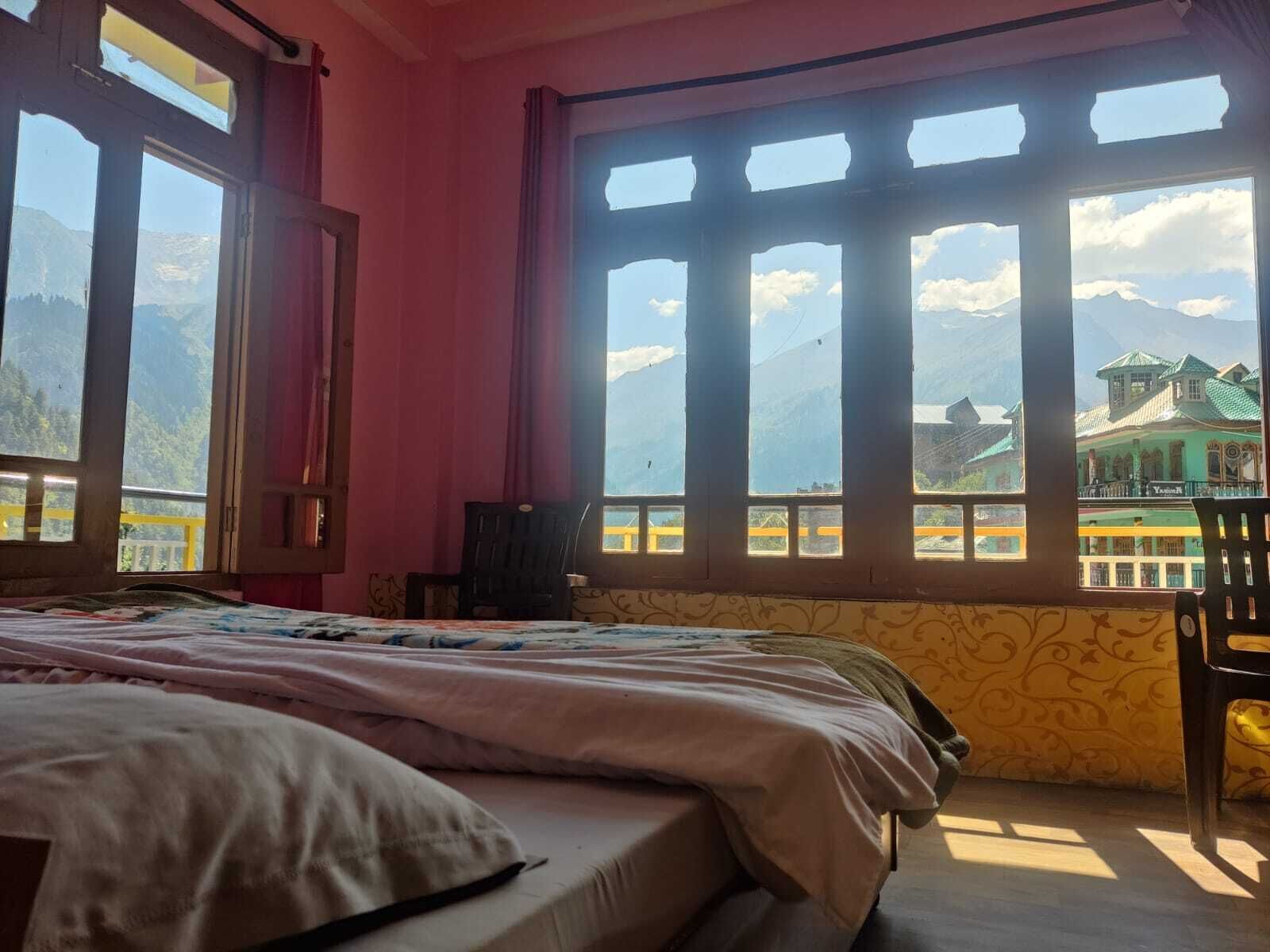 Deluxe Room | Free WiFi