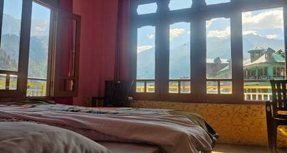 Suraj Guest House And Cafe
