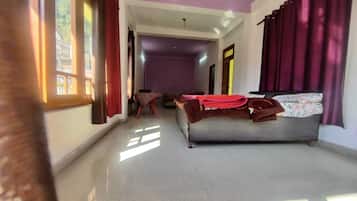 Family Room | Free WiFi