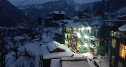 Suraj Guest House And Cafe