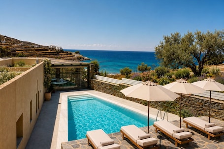 Seasonal outdoor pool