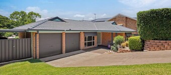 Modern 4BR Muswellbrook Stay