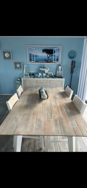 Dining - Picturesque Beachfront Retreat with 5 Bedrooms! (The Entrance North)