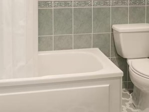 Comfort Double Room, City View | Bathroom