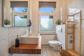 Comfort Apartment, City View | Bathroom