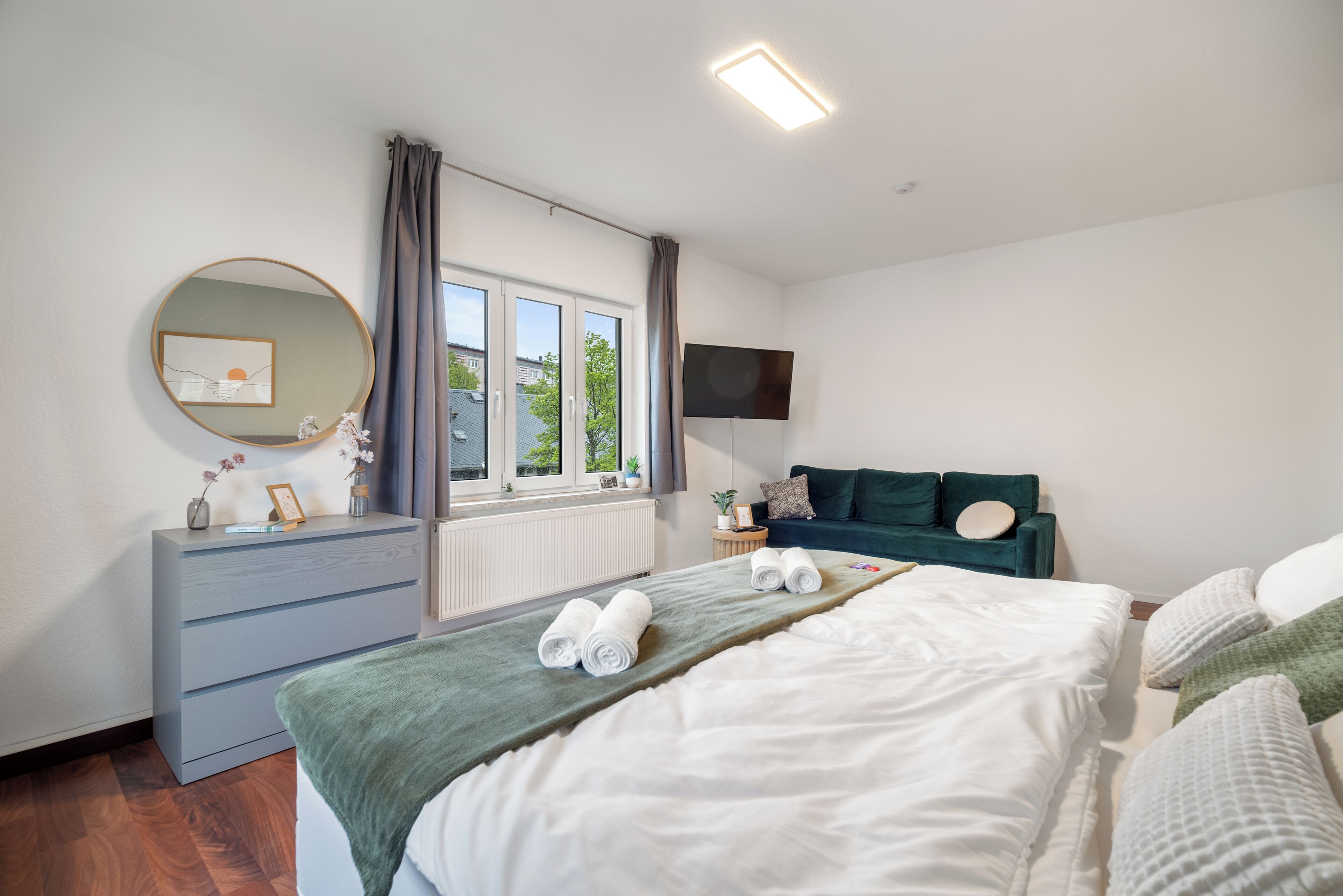 ستائر تعتيم وواي فاي مجانًا