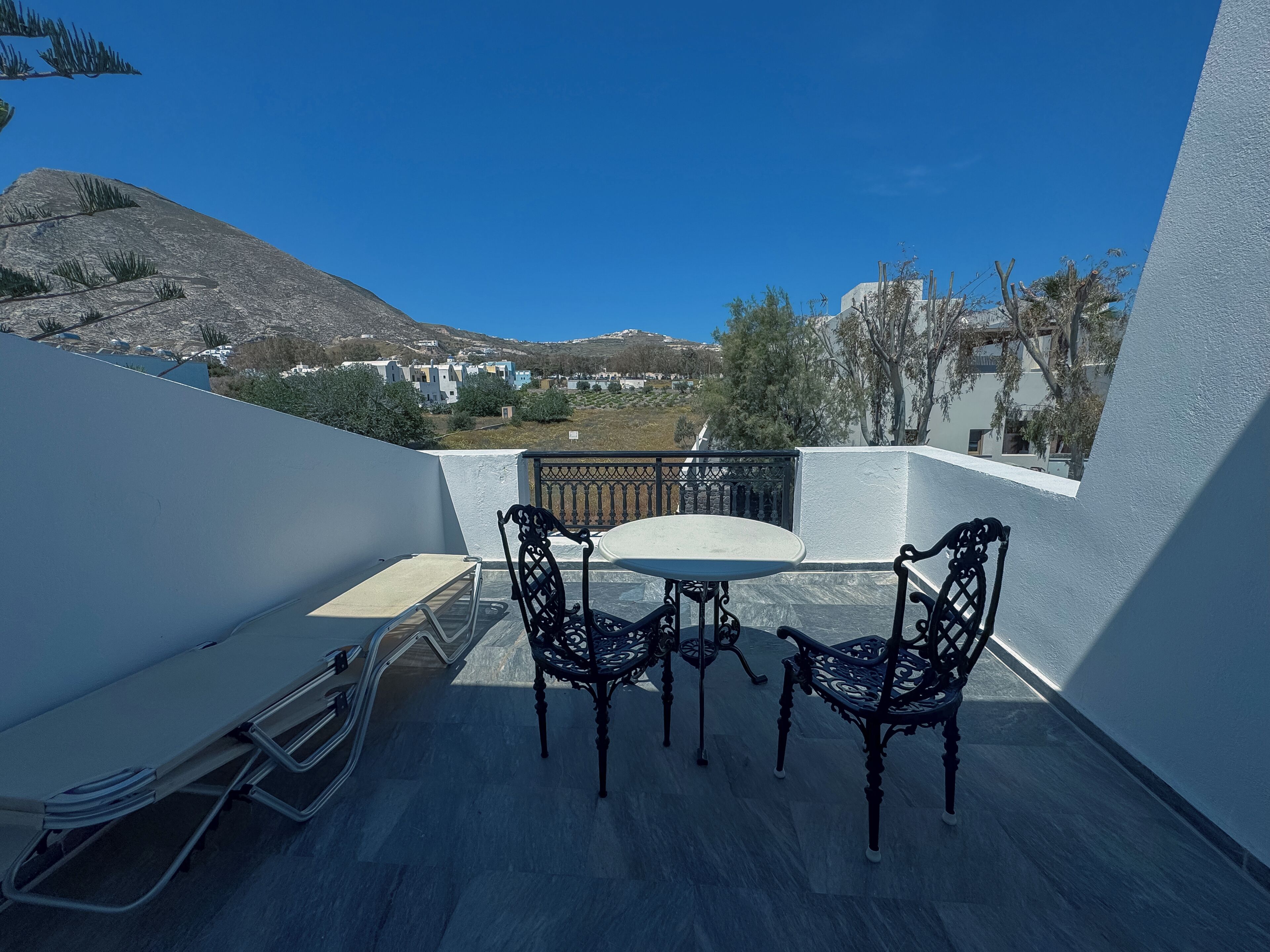 Doppelzimmer, Balkon, Bergblick | Speisen im Freien