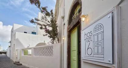 Hostel 16 Oia