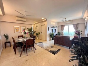 Interior - 5 Star Luxury ✪  Pool, Gym ✪ Near Airport ✪ BKC ✪ (Mumbai)