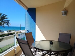Outdoor dining - 145 Emerald Beach, 1-7 (Denia)