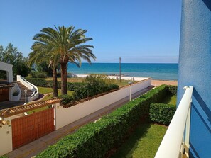 Property grounds - 145 Emerald Beach, 1-7 (Denia)