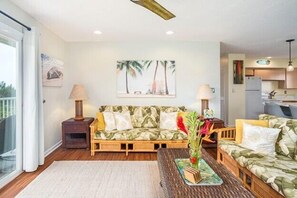 Smart TV - Alii Kai 2203 - Ocean, Mountain and Sunset Views (Princeville)